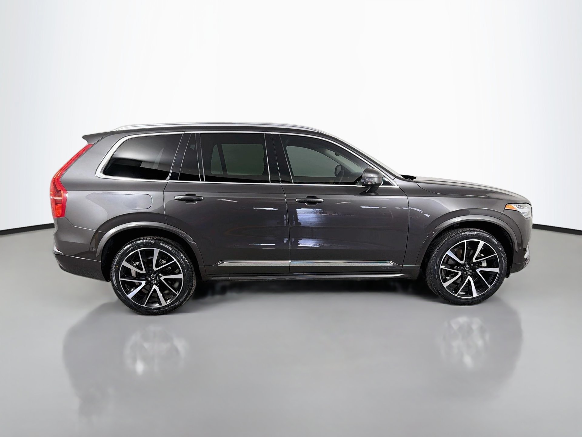 Used 2023 Volvo XC90 B6 Plus w/ Protection Package Premier AWD/4WD image 5
