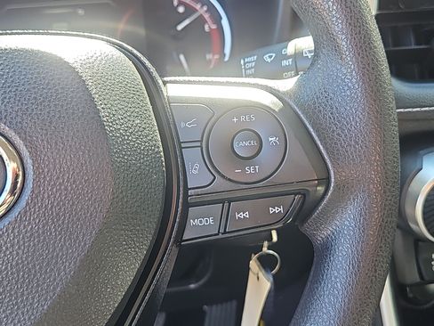 Used 2023 Toyota RAV4 LE AWD/4WD image 12