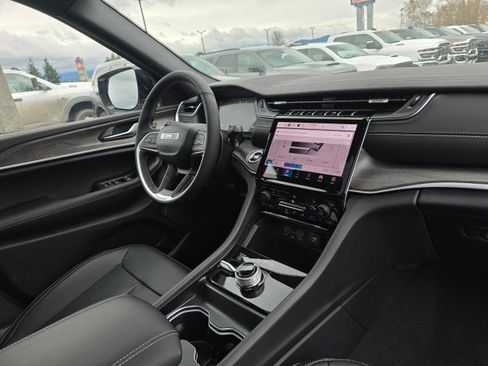 New 2025 Jeep Grand Cherokee Limited AWD/4WD image 10