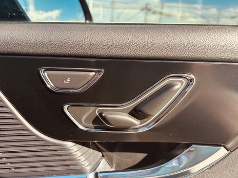 Used 2021 Lincoln Corsair Standard w/ Equipment Group 101A image 26