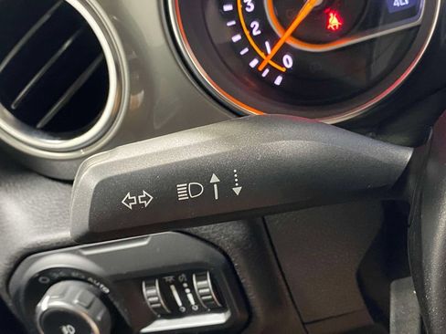 Used 2020 Jeep Wrangler Unlimited Sahara w/ Uconnect 4C Nav & Sound Group AWD/4WD image 21