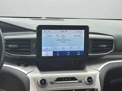 Used 2020 Ford Explorer XLT w/ Equipment Group 202A AWD/4WD image 25