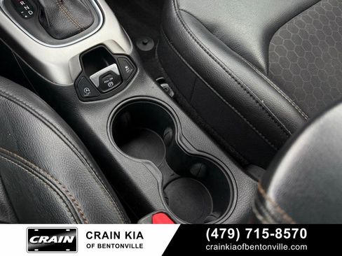 Used 2018 Jeep Compass Latitude w/ Popular Equipment Group FWD image 21