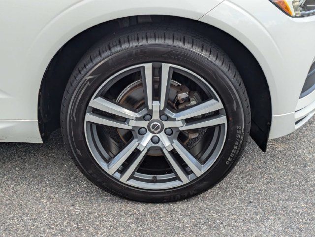 Used 2020 Volvo XC60 T5 Momentum w/ Protection Package Premier FWD image 12