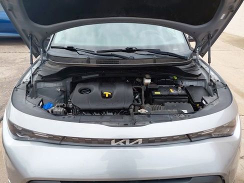 Used 2023 Kia Soul LX w/ LX Technology Package FWD image 18