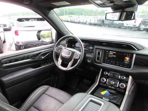 Certified 2024 GMC Yukon Denali AWD/4WD image 32