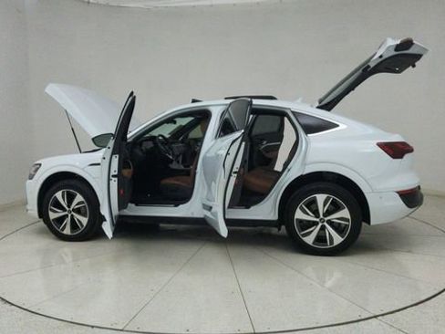 Used 2024 Audi Q8 e-tron Premium Plus w/ Premium Plus Package image 73