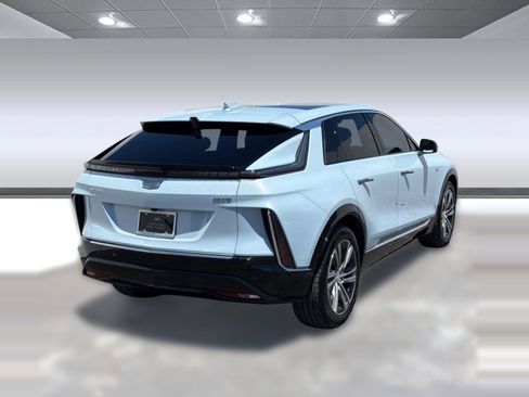 Certified 2024 Cadillac Lyriq Luxury w/ LPO, Floor Liner Package RWD image 8