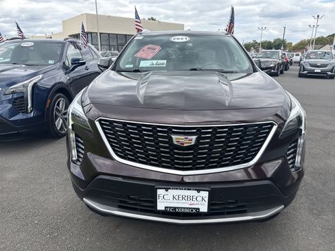 Used 2021 Cadillac XT4 Premium Luxury image 3