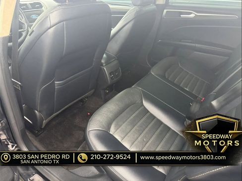 Used 2018 Ford Fusion SE w/ Equipment Group 602A FWD image 8