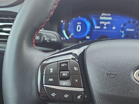 Used 2022 Ford Escape SEL w/ SEL Stealth AWD Package image 24