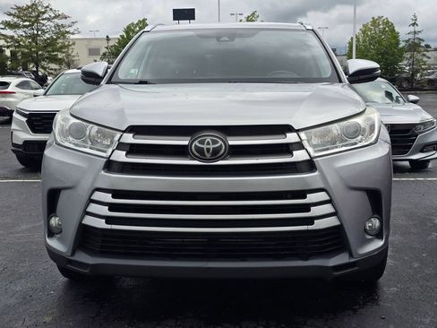 Used 2018 Toyota Highlander XLE AWD/4WD image 2