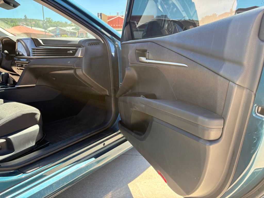 Used 2025 Toyota Camry LE w/ Convenience Package FWD image 9