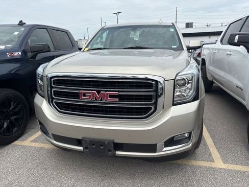 Used 2017 GMC Yukon SLE w/ SLE Value Package AWD/4WD image 3