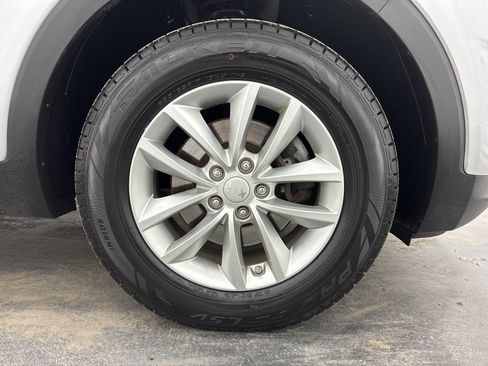 Used 2017 Kia Sorento AWD w/ LX Convenience Package image 26