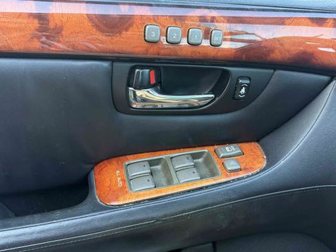 Used 2005 Lexus LS 430 RWD image 29
