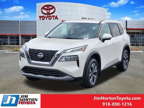 Used 2023 Nissan Rogue SV FWD image 3