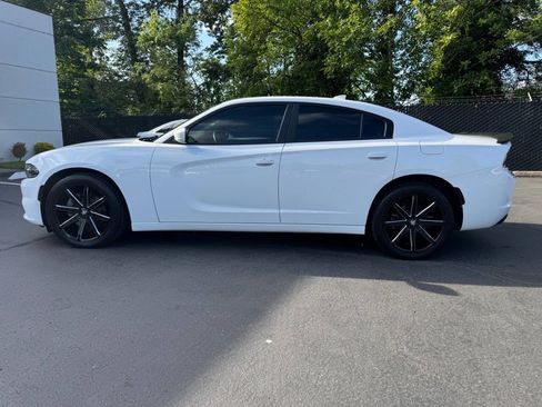 Used 2016 Dodge Charger SXT AWD/4WD image 2