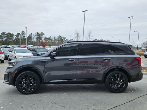 Used 2023 Kia Sorento SX image 4