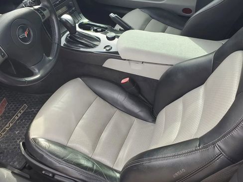 Used 2010 Chevrolet Corvette Coupe w/ Roof Package image 18