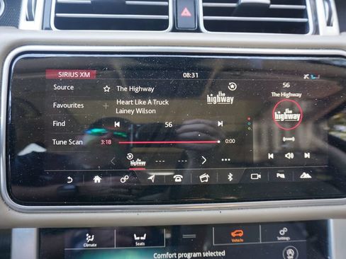 Used 2019 Land Rover Range Rover Supercharged AWD/4WD image 11