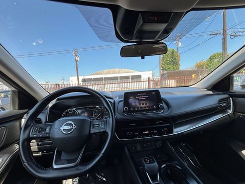 Used 2025 Nissan Rogue SV FWD image 35