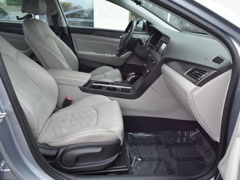 Used 2017 Hyundai Sonata Sport w/ Value Edition Package 02 FWD image 39