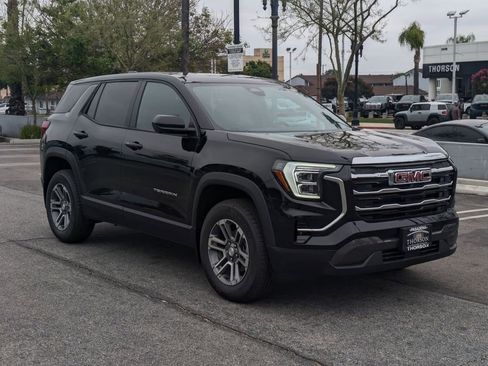 New 2026 GMC Terrain Elevation w/ Technology Package II FWD image 4