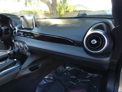 Used 2017 FIAT 124 Spider Lusso image 20