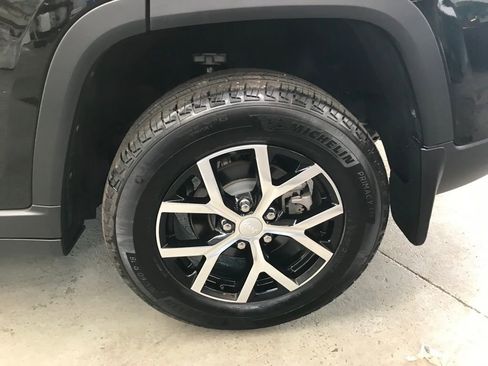 Used 2025 Jeep Grand Cherokee Limited image 41