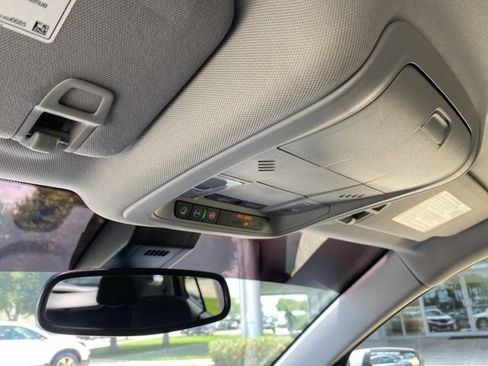 Used 2020 GMC Terrain SLE FWD image 31