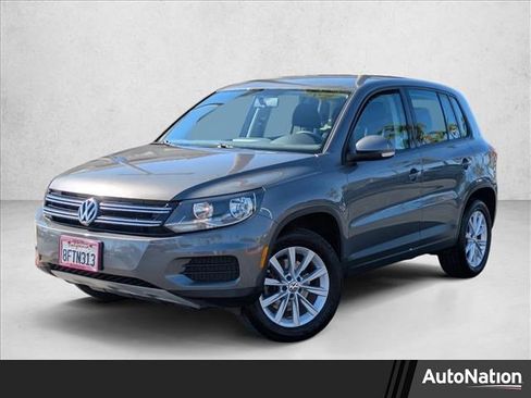 Used 2018 Volkswagen Tiguan Limited w/ Alloy Wheels Package image 1