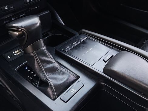 Used 2019 Lexus ES 350 image 31