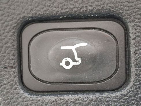 Used 2020 Ford Edge SEL w/ Convenience Package image 29