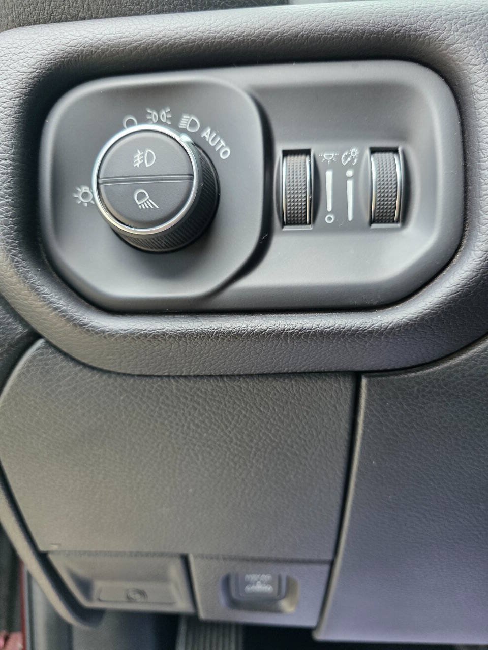 Used 2021 RAM 2500 Laramie AWD/4WD image 15