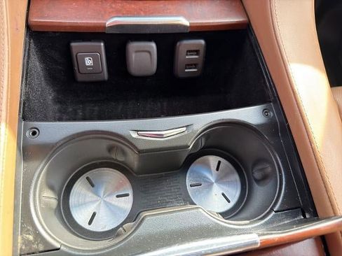 Used 2017 Cadillac Escalade ESV Platinum image 39