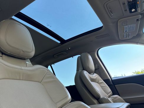 Certified 2023 Lincoln Aviator Grand Touring w/ Equipment Group 301A AWD/4WD image 16