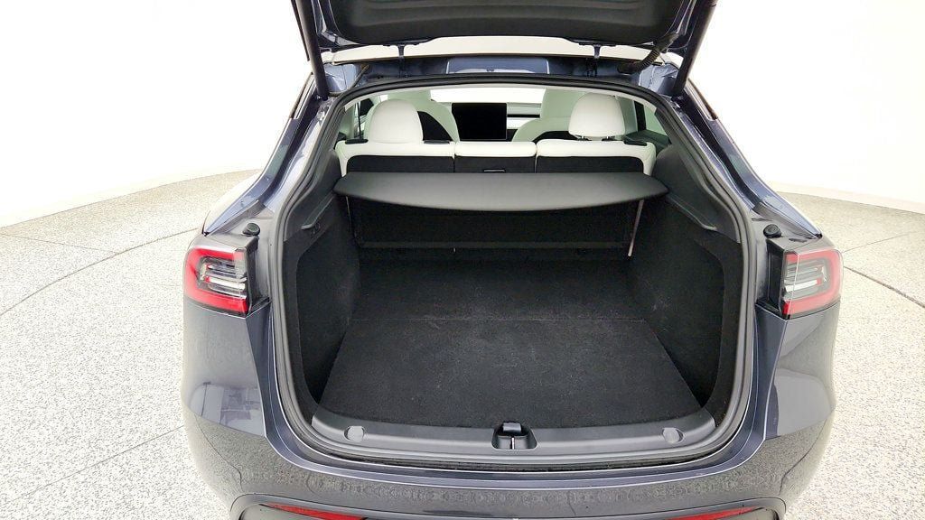 Used 2023 Tesla Model Y Long Range AWD/4WD image 25