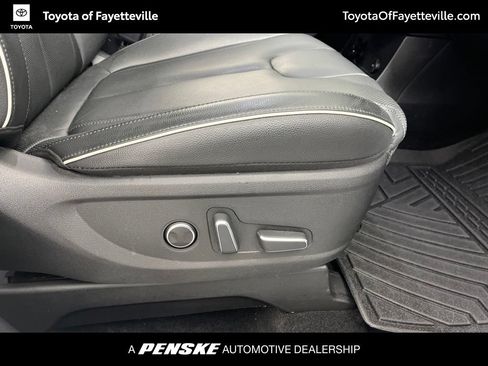 Used 2024 Hyundai Palisade Limited AWD/4WD image 5