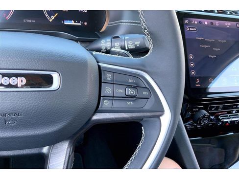 Used 2023 Jeep Grand Cherokee L Limited AWD/4WD image 18
