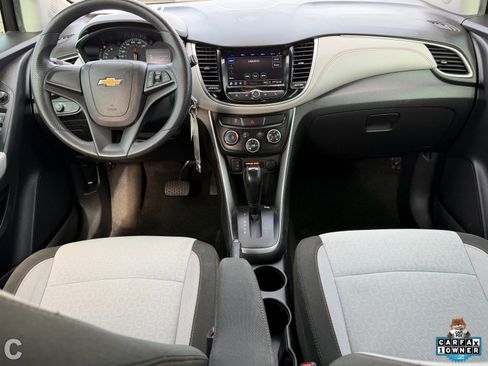 Used 2021 Chevrolet Trax LS image 16