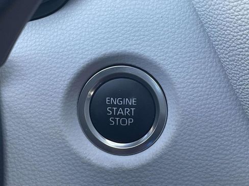 Used 2025 Toyota Corolla SE FWD image 31