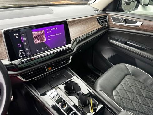 Used 2024 Volkswagen Atlas SEL Premium R-Line image 52