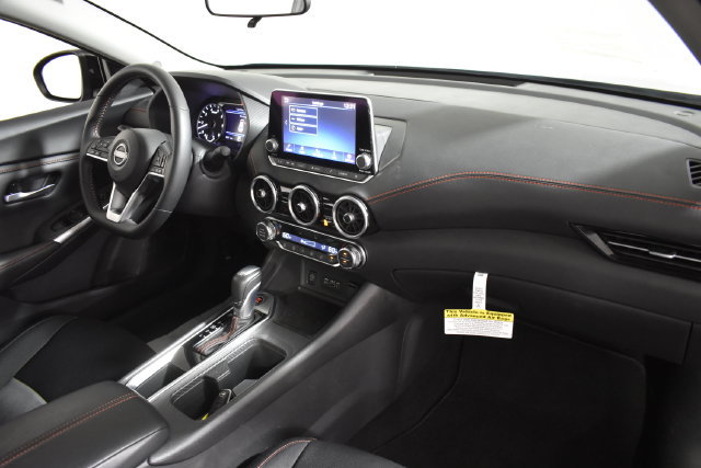 Certified 2025 Nissan Sentra SR FWD image 34
