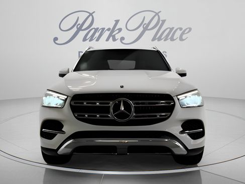 Certified 2025 Mercedes-Benz GLE 450 4MATIC image 9