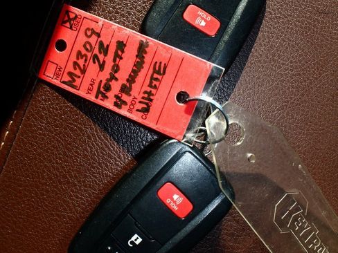 Used 2022 Toyota 4Runner Limited image 23