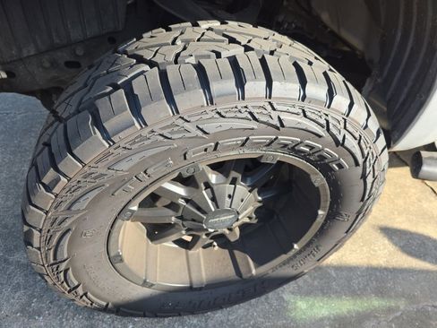 Used 2019 Nissan Titan S w/ S Utility Package image 2