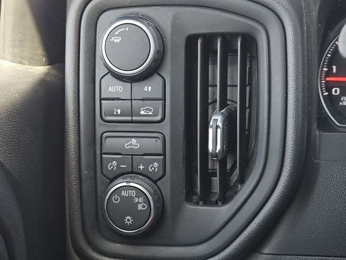 Used 2019 Chevrolet Silverado 1500 Custom w/ Custom Convenience Package image 18