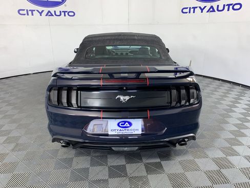 Used 2018 Ford Mustang Premium RWD image 4