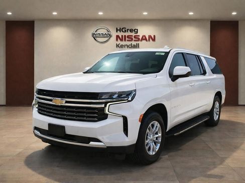 Used 2022 Chevrolet Suburban LT image 3